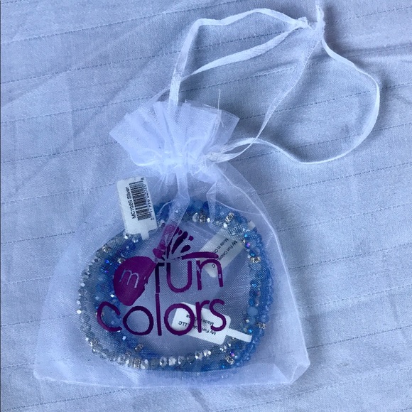 Three bracelets - Picture 2 of 5